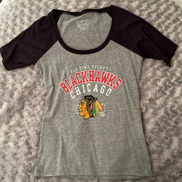 Chicago Blackhawks short Sleeve Grey Shirt Size S NWOT - Picture 1 of 6